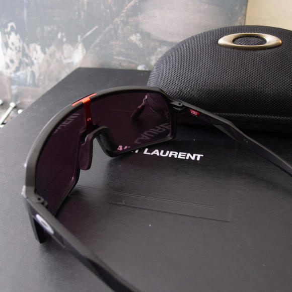 Oakley Sutro Prizm Sunglasses - Picture 3 of 7